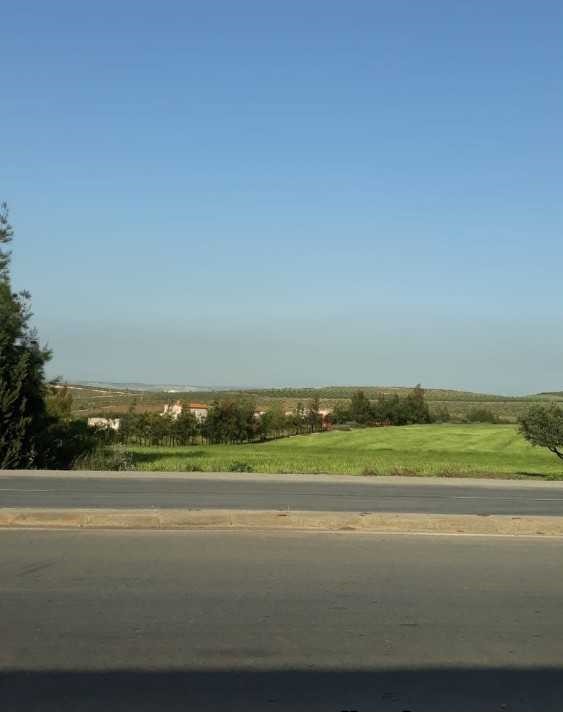 4 hectares sur la route Sefrou Fes