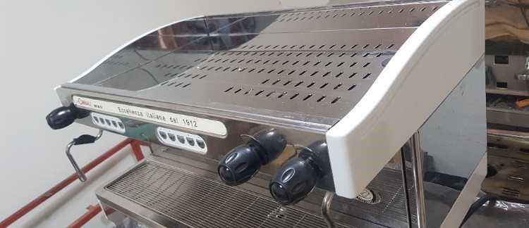 machine a cafe lacimbali m27 re automatique