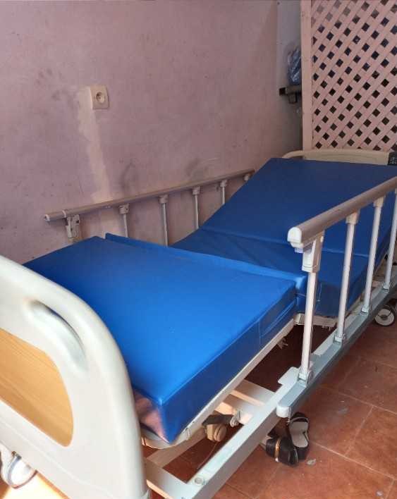 Lit hospitalier