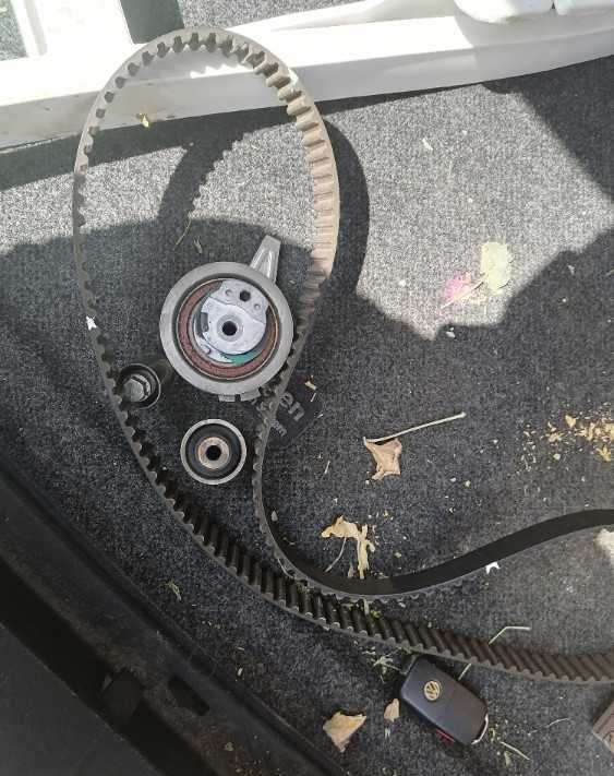 Vente pompe radiateur+kit distribution Jetta