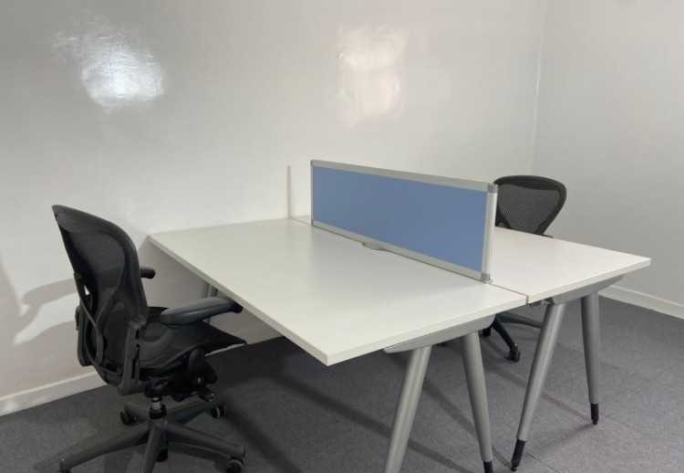 Bureau open space 2 poste avec séparation Steelcas
